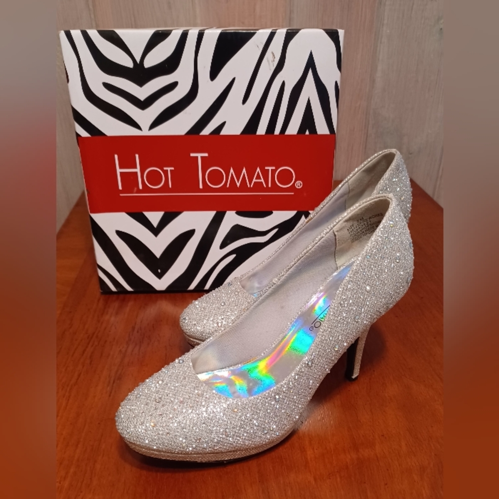 Hot Tomato Women's Heels Size 7
